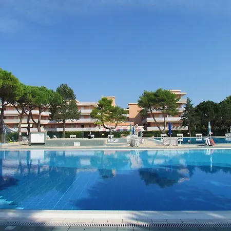 Enjoy Our In A Pool Paradise - Beahost Apartament