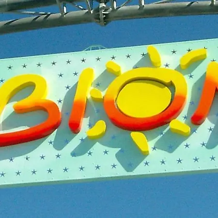 Enjoy Our In A Pool Paradise - Beahost *
