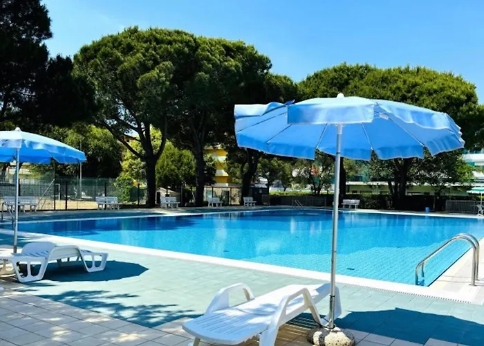 Enjoy Our In A Pool Paradise * بيبيوني