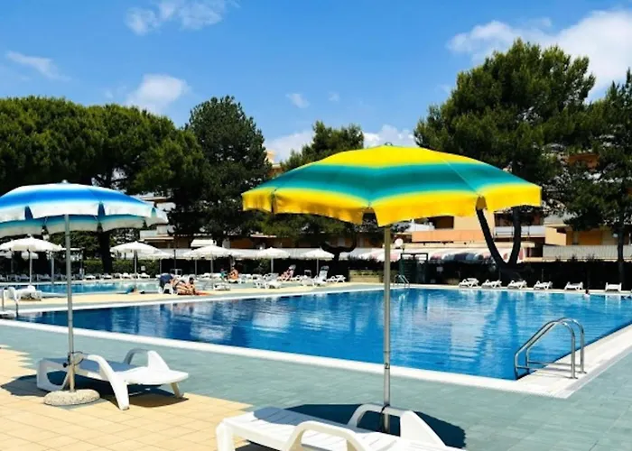 Enjoy Our In A Pool Paradise * بيبيوني